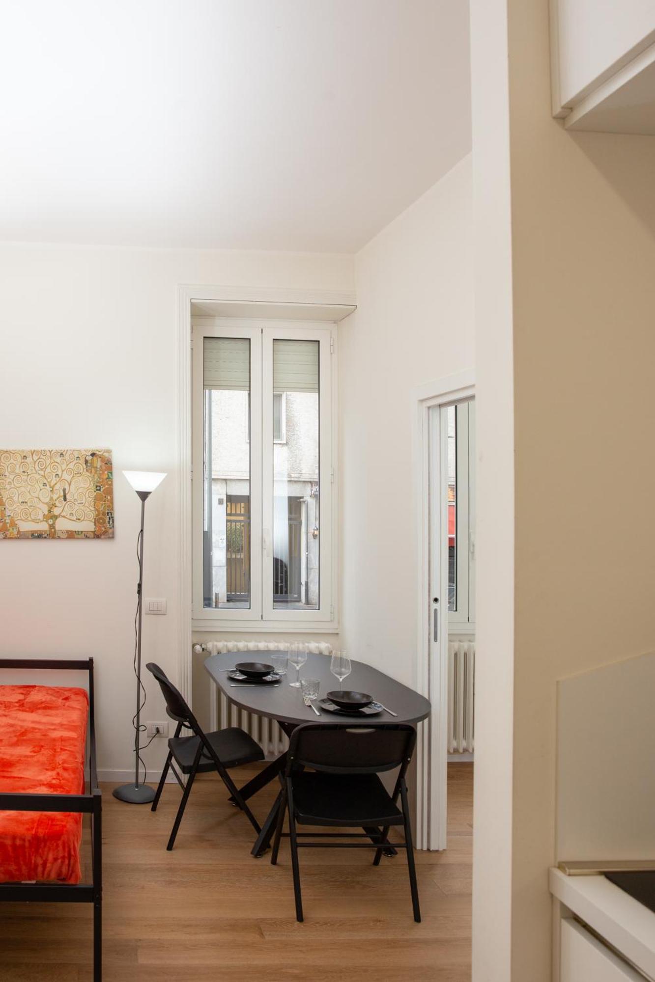 Klimt Central Station - Two Room Apartment Mediolan Zewnętrze zdjęcie