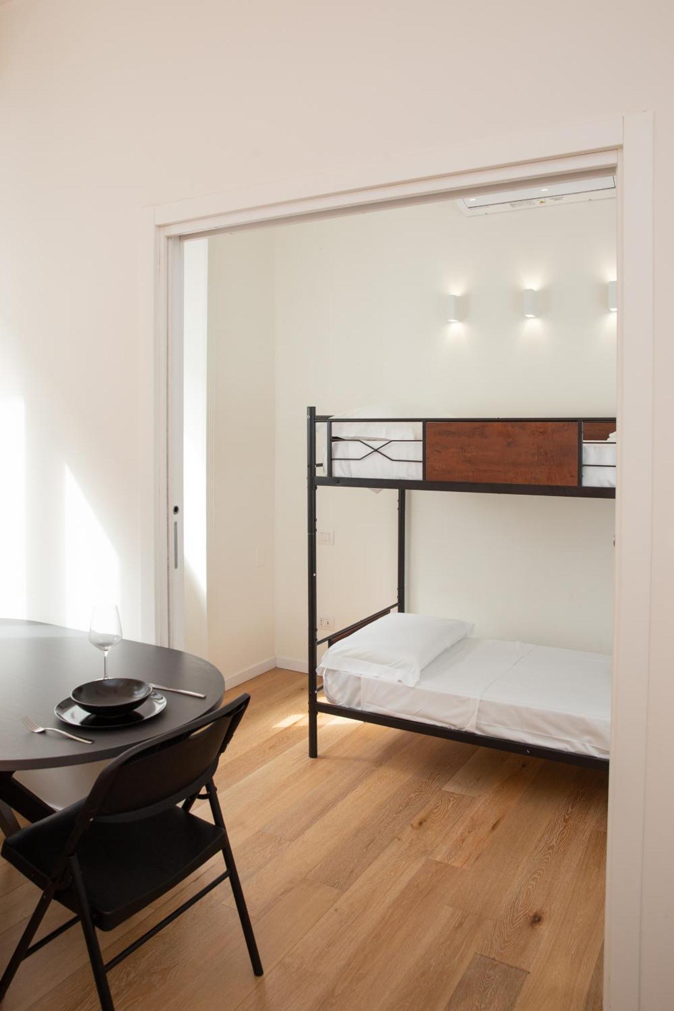 Klimt Central Station - Two Room Apartment Mediolan Zewnętrze zdjęcie